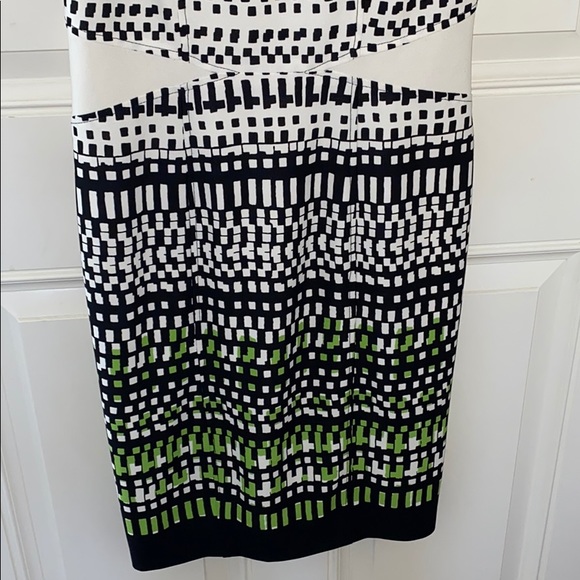 Sleeveless Dress - Picture 3 of 6